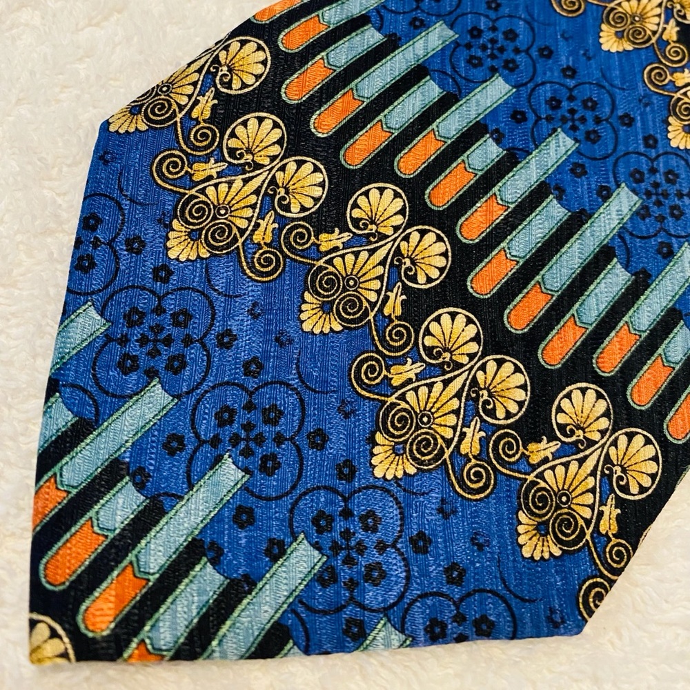 Brand New Trendy Tie By TESORO ROSSO